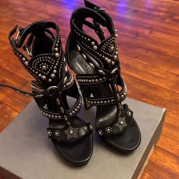 Alexander McQueen Black Studded Heels - Picture 4 of 6
